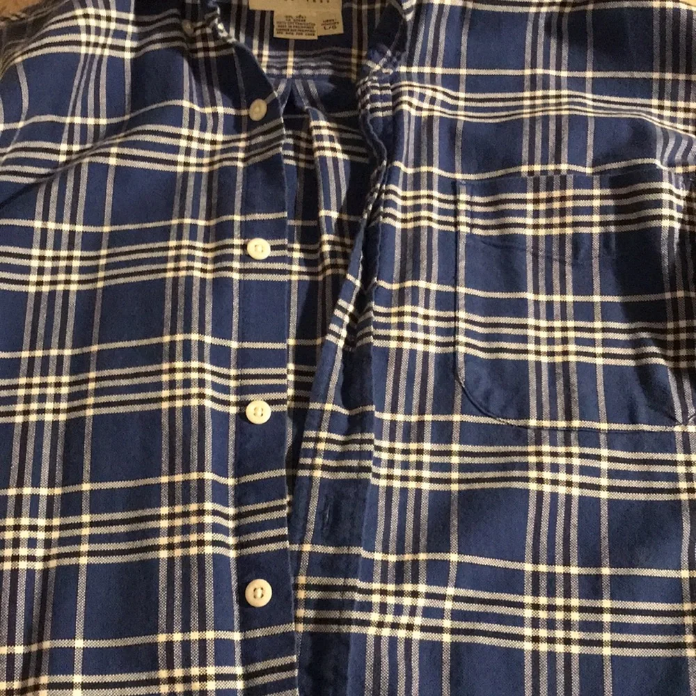 Button up - Picture 3 of 4